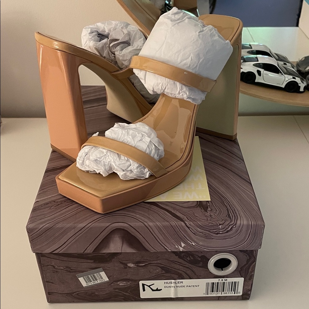 Jeffrey Campbell Hustler Platform Sandals - w7.5/38